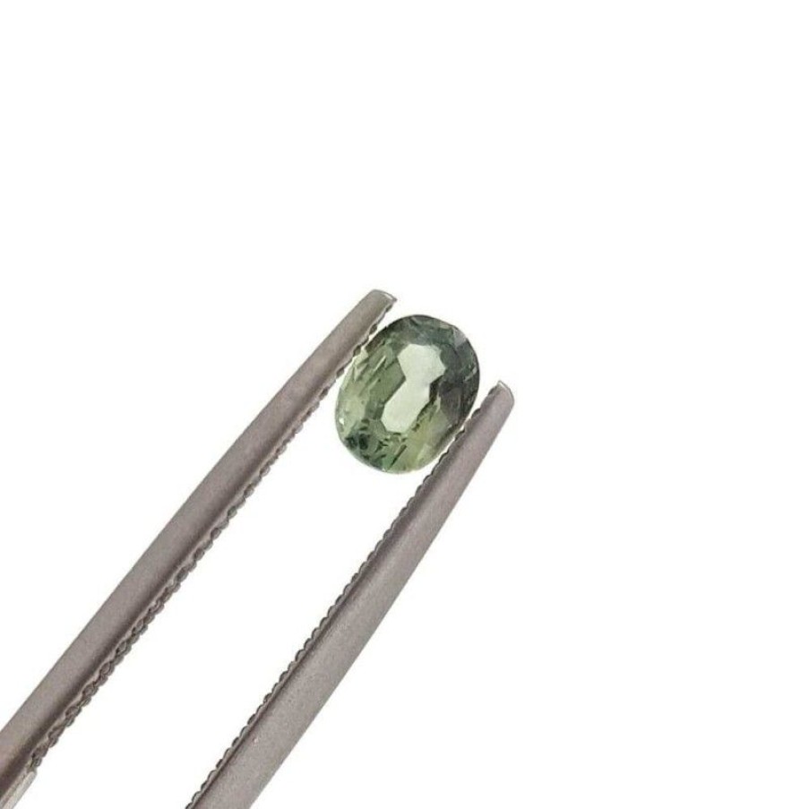 Gem Diamond Centre | Green Sapphire Oval Cut 1.72 Carats 6 X 8 Mm