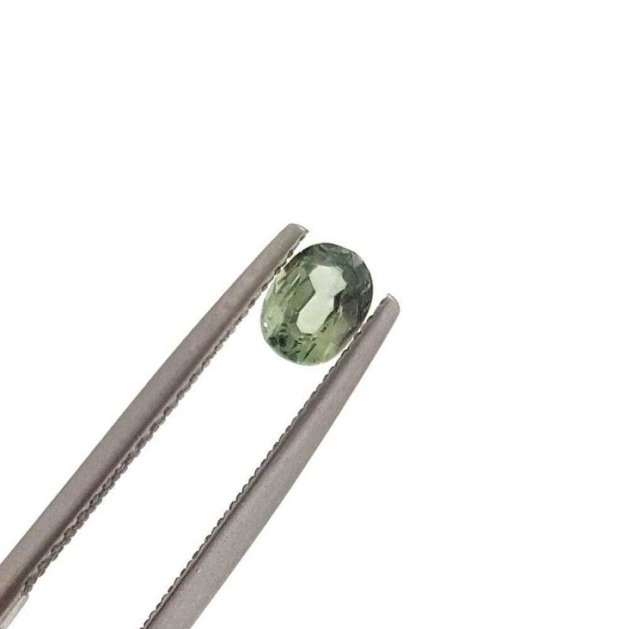 Gem Diamond Centre | Green Sapphire Oval Cut 0.33 Carat 5 X 4 Mm