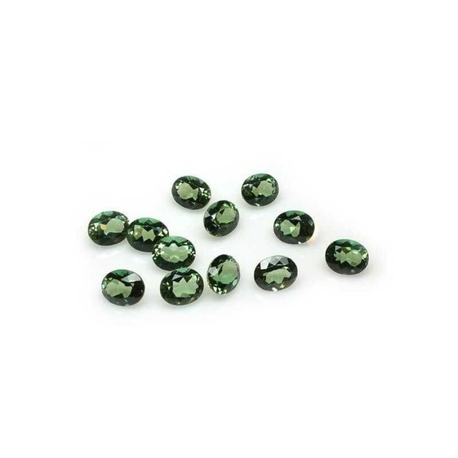 Gem Diamond Centre | Green Topaz Oval 1.50 Carat 7.0 X 9.0 Mm